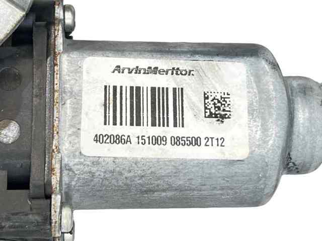 Mechanizm podnoszenia szyby drzwi przednich prawych 807207012R RENAULT