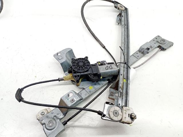 Mechanizm podnoszenia szyby drzwi przednich prawych 807207012R RENAULT