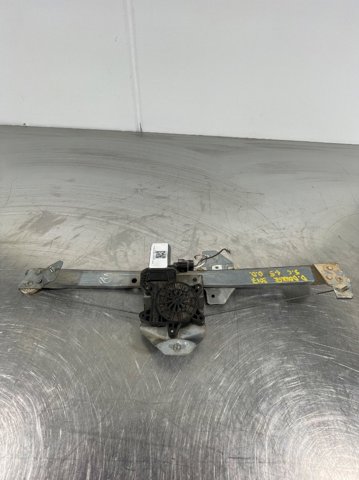Mechanizm podnoszenia szyby drzwi przednich prawych 807209071R RENAULT
