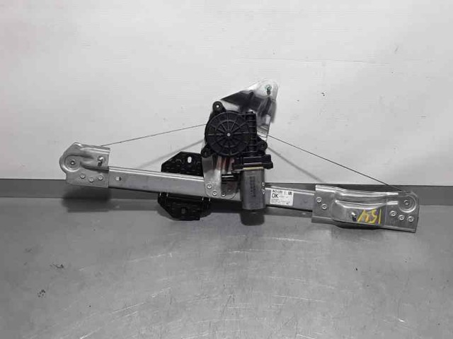 Mechanizm podnoszenia szyby drzwi przednich prawych 807209299R RENAULT