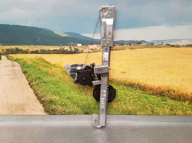 Mechanizm podnoszenia szyby drzwi przednich prawych 807209299R RENAULT
