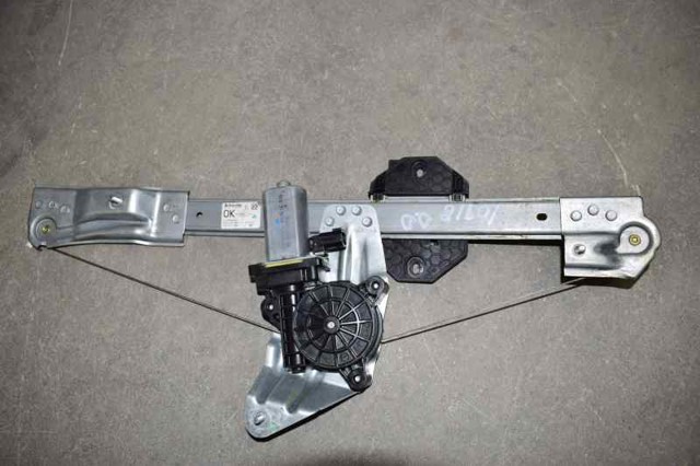 Mechanizm podnoszenia szyby drzwi przednich prawych 807209299R RENAULT