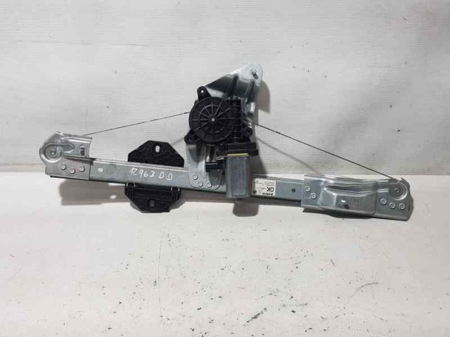 Mechanizm podnoszenia szyby drzwi przednich prawych 807209299R RENAULT