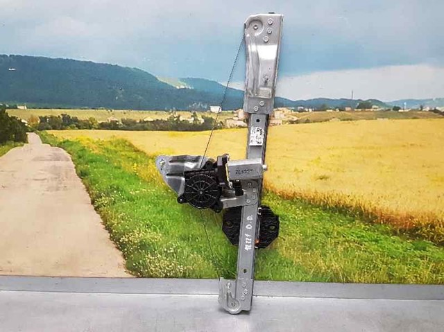 Mechanizm podnoszenia szyby drzwi przednich prawych 807209299R RENAULT