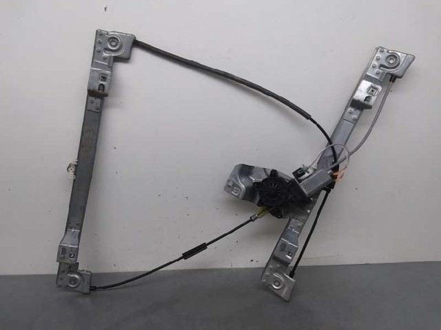 Mechanizm podnoszenia szyby drzwi przednich prawych 807209565R RENAULT