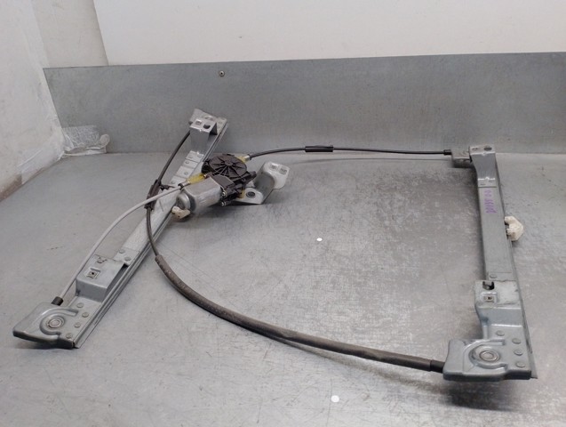 Mechanizm podnoszenia szyby drzwi przednich prawych 807209565R RENAULT
