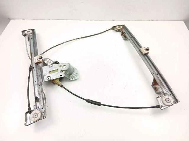 Mechanizm podnoszenia szyby drzwi przednich prawych 807209565R RENAULT