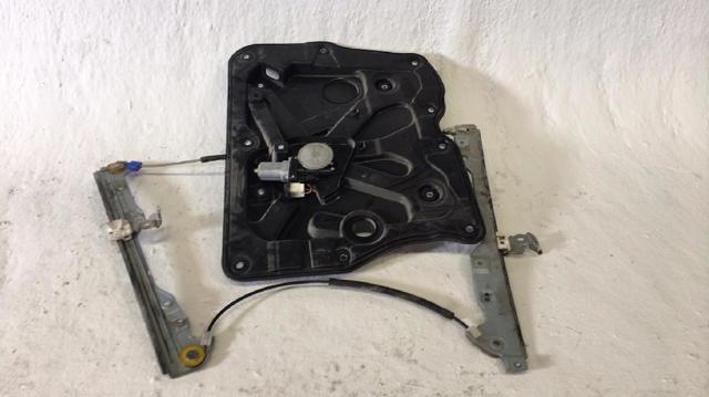 Kupić Mechanizm podnoszenia szyby drzwi przednich prawych Nissan X-Trail  T31 w dobrej cenie