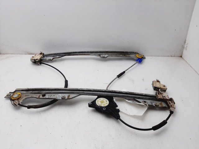 Mechanizm podnoszenia szyby drzwi przednich prawych 80720JG000 NISSAN