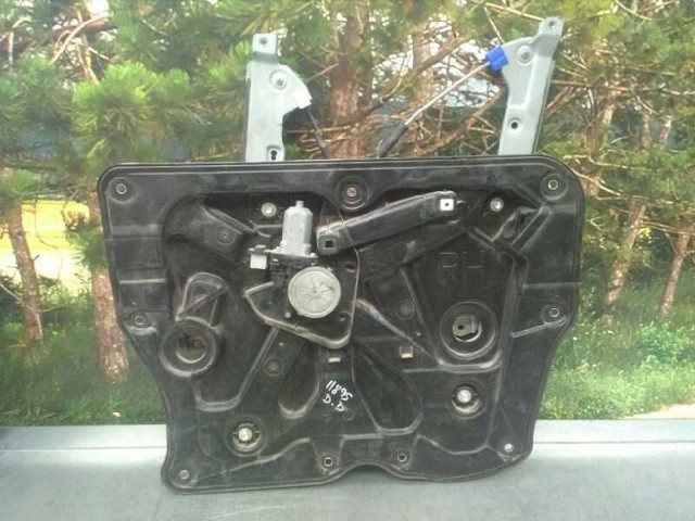 Mechanizm podnoszenia szyby drzwi przednich prawych 80720JG000 NISSAN