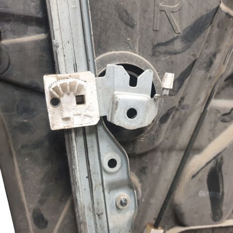 Mechanizm podnoszenia szyby drzwi przednich prawych 80720JG000 NISSAN