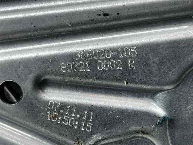 Mechanizm podnoszenia szyby drzwi przednich lewych 807210002R RENAULT