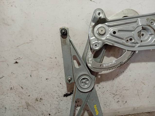 Mechanizm podnoszenia szyby drzwi przednich lewych 807210002R RENAULT