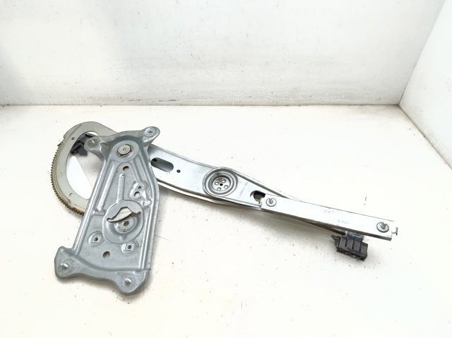 Mechanizm podnoszenia szyby drzwi przednich lewych 807210007R RENAULT