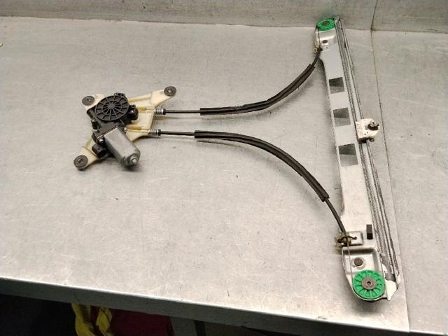 Mechanizm podnoszenia szyby drzwi przednich lewych 807210008R RENAULT
