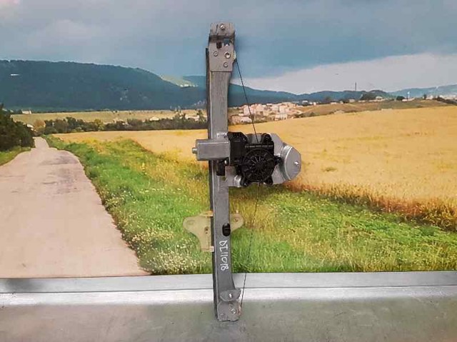 Mechanizm podnoszenia szyby drzwi przednich lewych 807213867R RENAULT