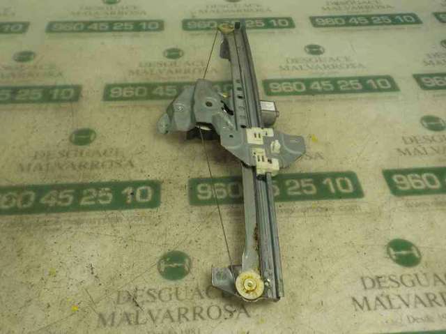 Mechanizm podnoszenia szyby drzwi przednich lewych 807213915R RENAULT