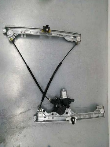 Mechanizm podnoszenia szyby drzwi przednich lewych 807215959R RENAULT