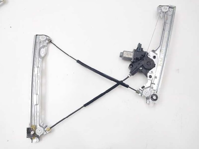 Mechanizm podnoszenia szyby drzwi przednich lewych 807215959R RENAULT