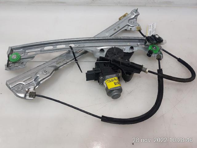 Mechanizm podnoszenia szyby drzwi przednich lewych 807215959R RENAULT