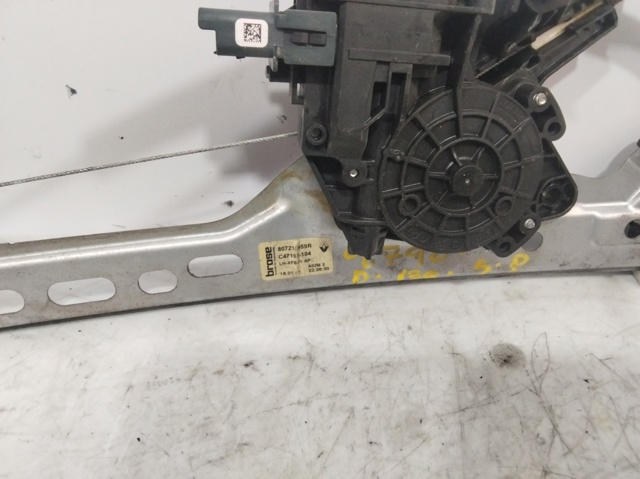 Mechanizm podnoszenia szyby drzwi przednich lewych 807215959R RENAULT