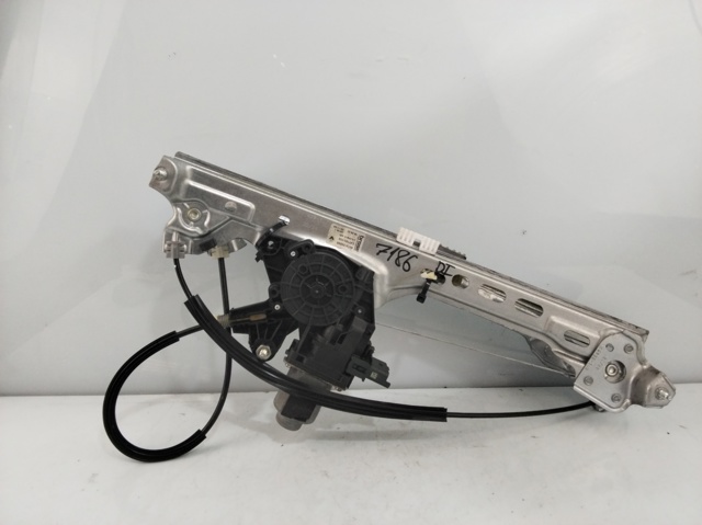 Mechanizm podnoszenia szyby drzwi przednich lewych 807215959R RENAULT