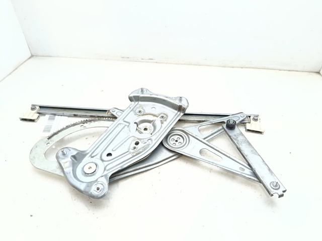 Mechanizm podnoszenia szyby drzwi przednich lewych 807216718R RENAULT