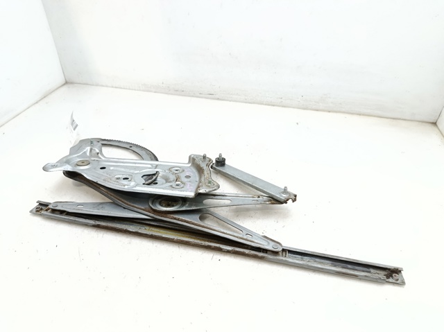 Mechanizm podnoszenia szyby drzwi przednich lewych 807216718R RENAULT