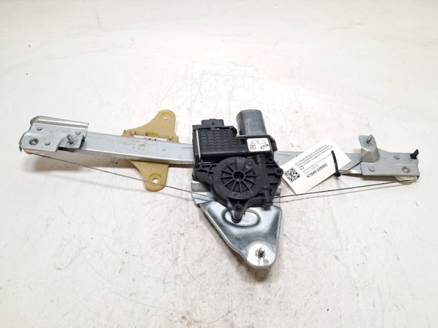 Mechanizm podnoszenia szyby drzwi przednich lewych 807217664R RENAULT