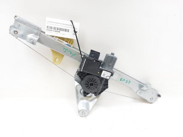 Mechanizm podnoszenia szyby drzwi przednich lewych 807217664R RENAULT