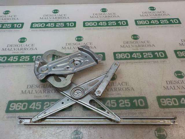 Mechanizm podnoszenia szyby drzwi przednich lewych 807218465R RENAULT