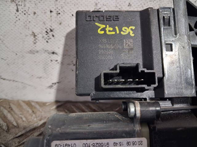 Silniczek podnośnika szyby drzwi przednich prawych 807300004R RENAULT
