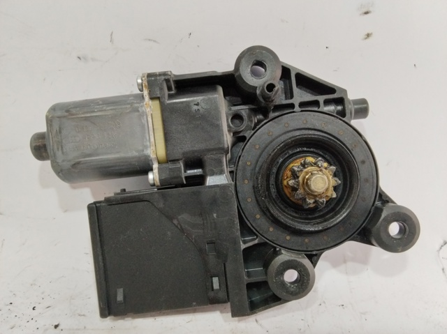 Mechanizm podnoszenia szyby drzwi przednich prawych 807300011R RENAULT