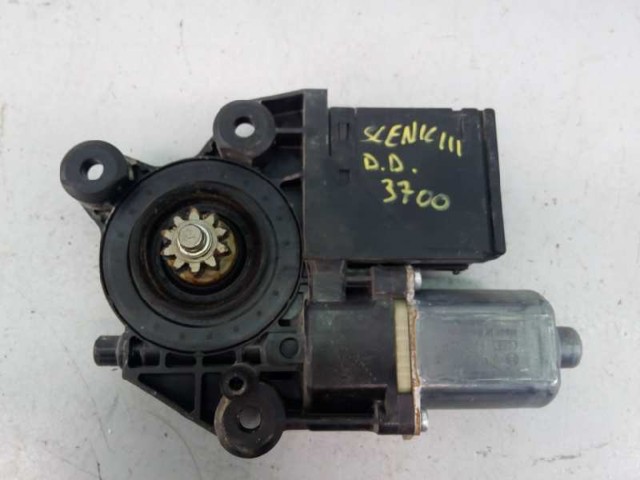 Mechanizm podnoszenia szyby drzwi przednich prawych 807300011R RENAULT