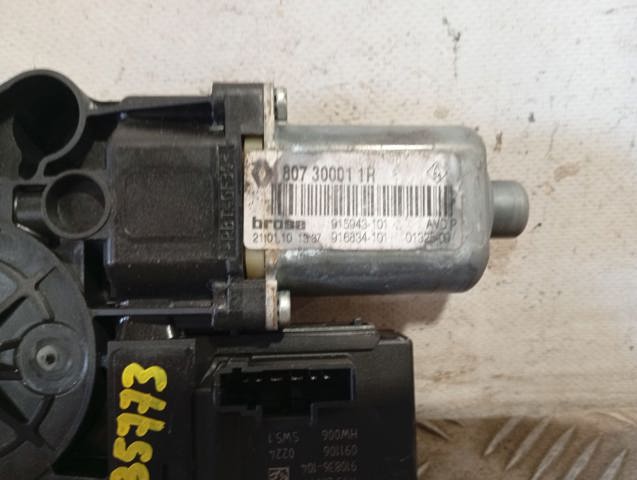 Mechanizm podnoszenia szyby drzwi przednich prawych 807300011R RENAULT