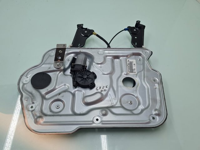 Mechanizm podnoszenia szyby drzwi przednich prawych 80770JD00A NISSAN