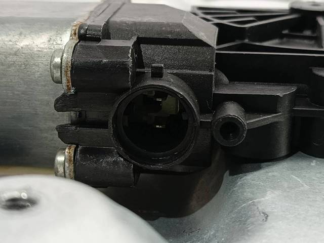 Mechanizm podnoszenia szyby drzwi przednich prawych 80770JD00A NISSAN