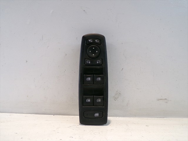 Panel przyciskowy sterowania podnośnikiem szyby przedni lewy 809610006R RENAULT
