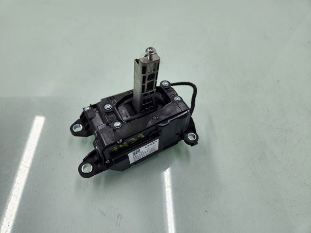 Mechanizm zmiany biegów (cięgno) 80B713041AD VAG