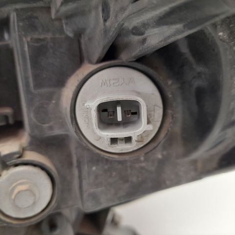 Reflektor prawy Toyota RAV4 2 XA2