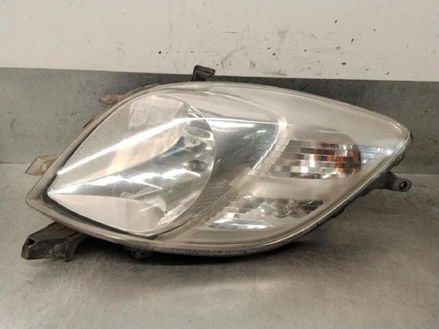 Reflektor prawy 811100D120 TOYOTA