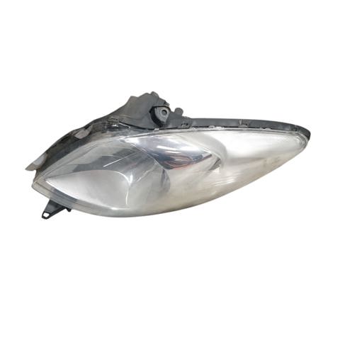 Reflektor prawy 811100D120 TOYOTA