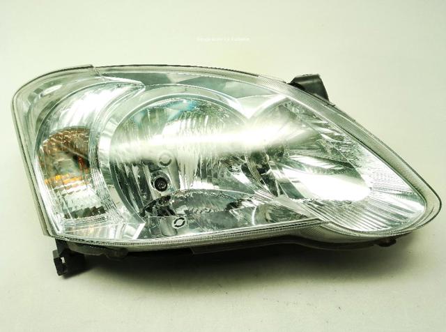 Reflektor prawy 8113002380 TOYOTA