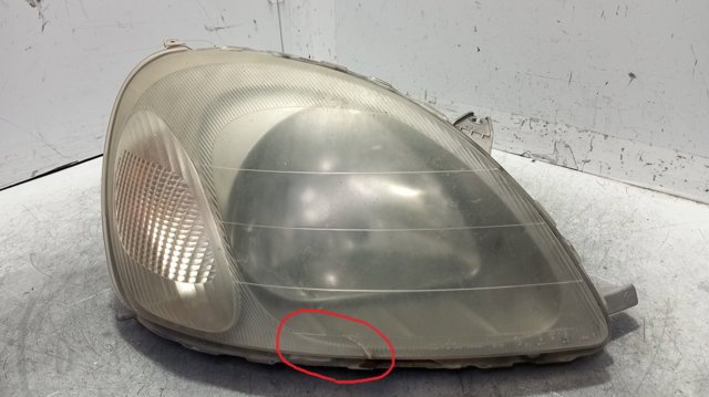 Reflektor prawy 811300D080 TOYOTA