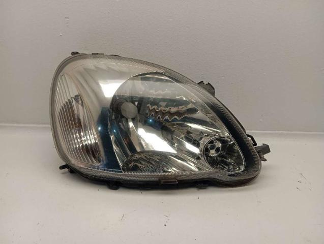 Reflektor prawy 811300D080 TOYOTA