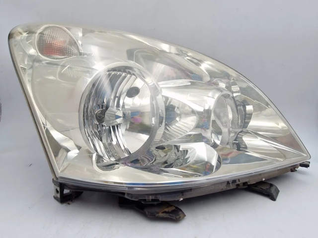 Reflektor prawy 811300F010 TOYOTA