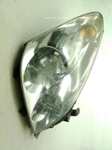 Reflektor prawy 811300F010 TOYOTA
