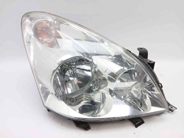 Reflektor prawy 811300F010 TOYOTA
