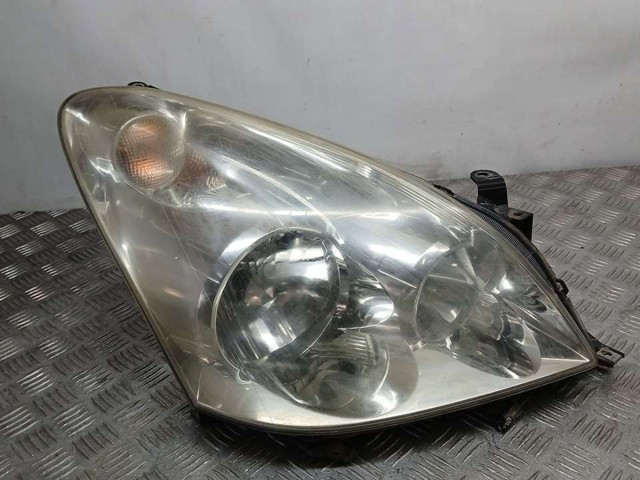 Reflektor prawy 811300F010 TOYOTA