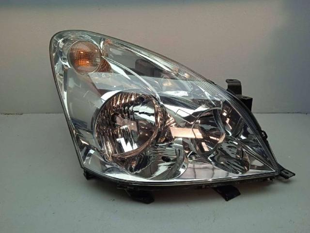 Reflektor prawy 811300F010 TOYOTA